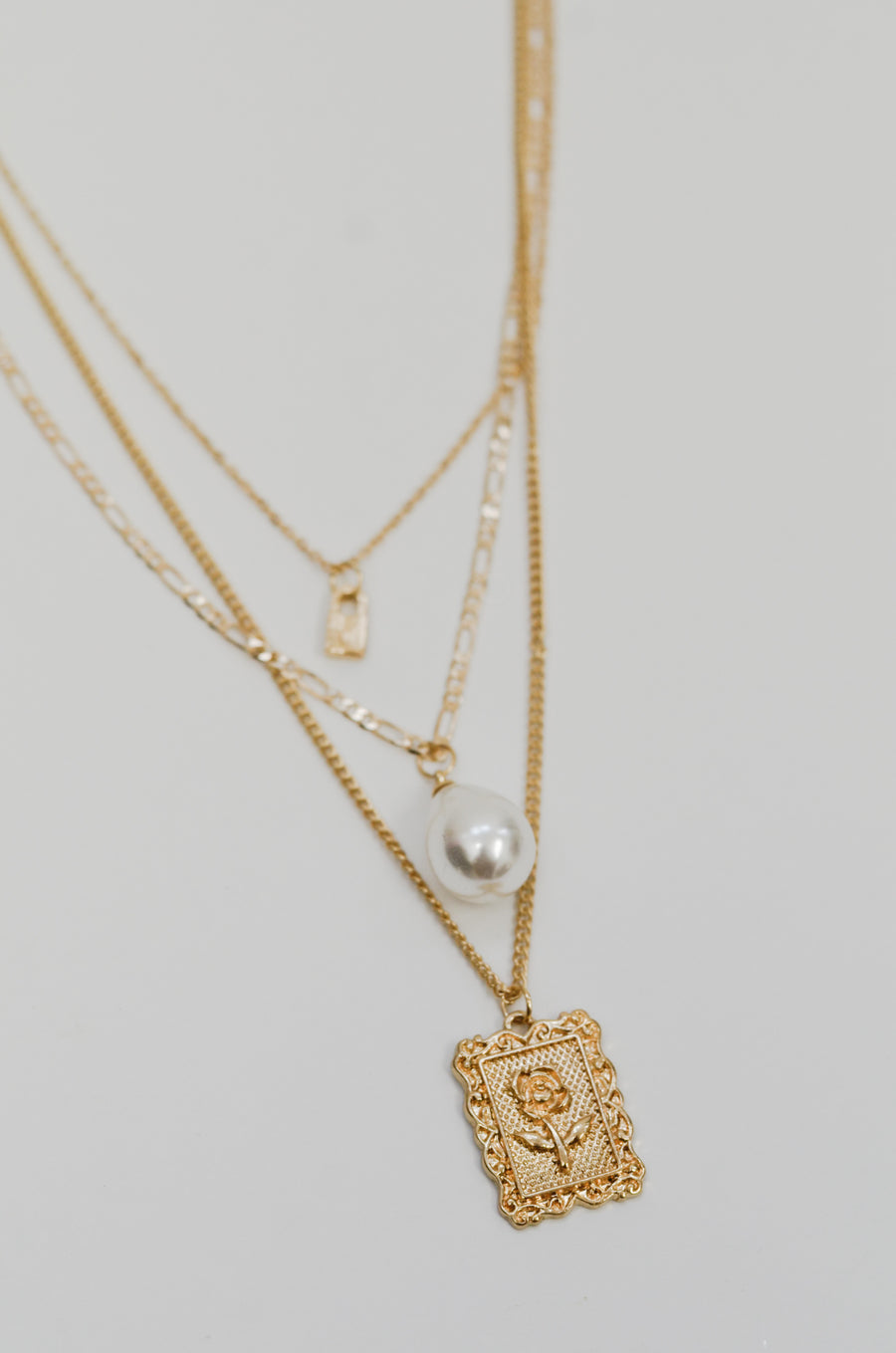 Gold Pendant Pearl Necklace