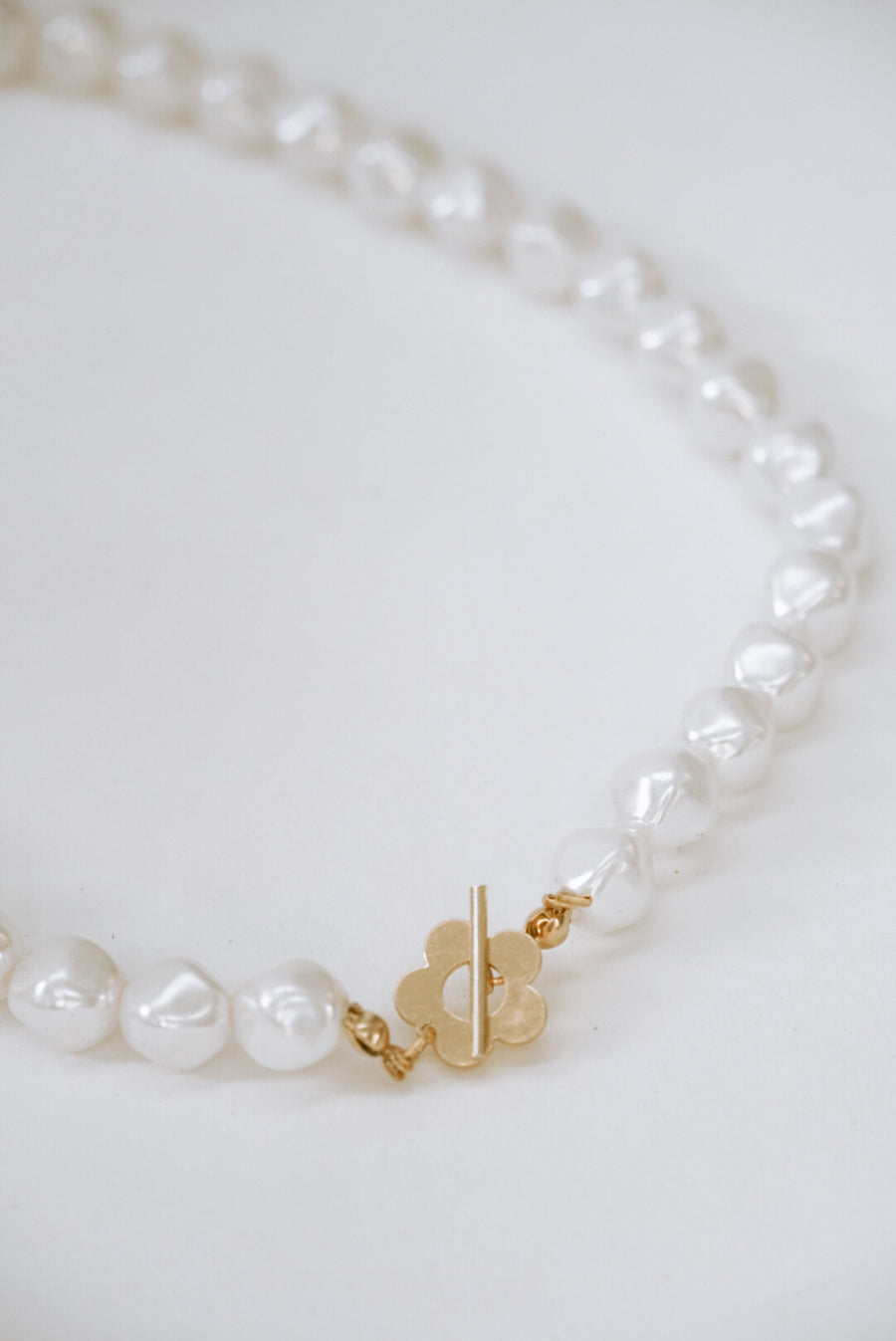 Big Pearl Daisy Choker