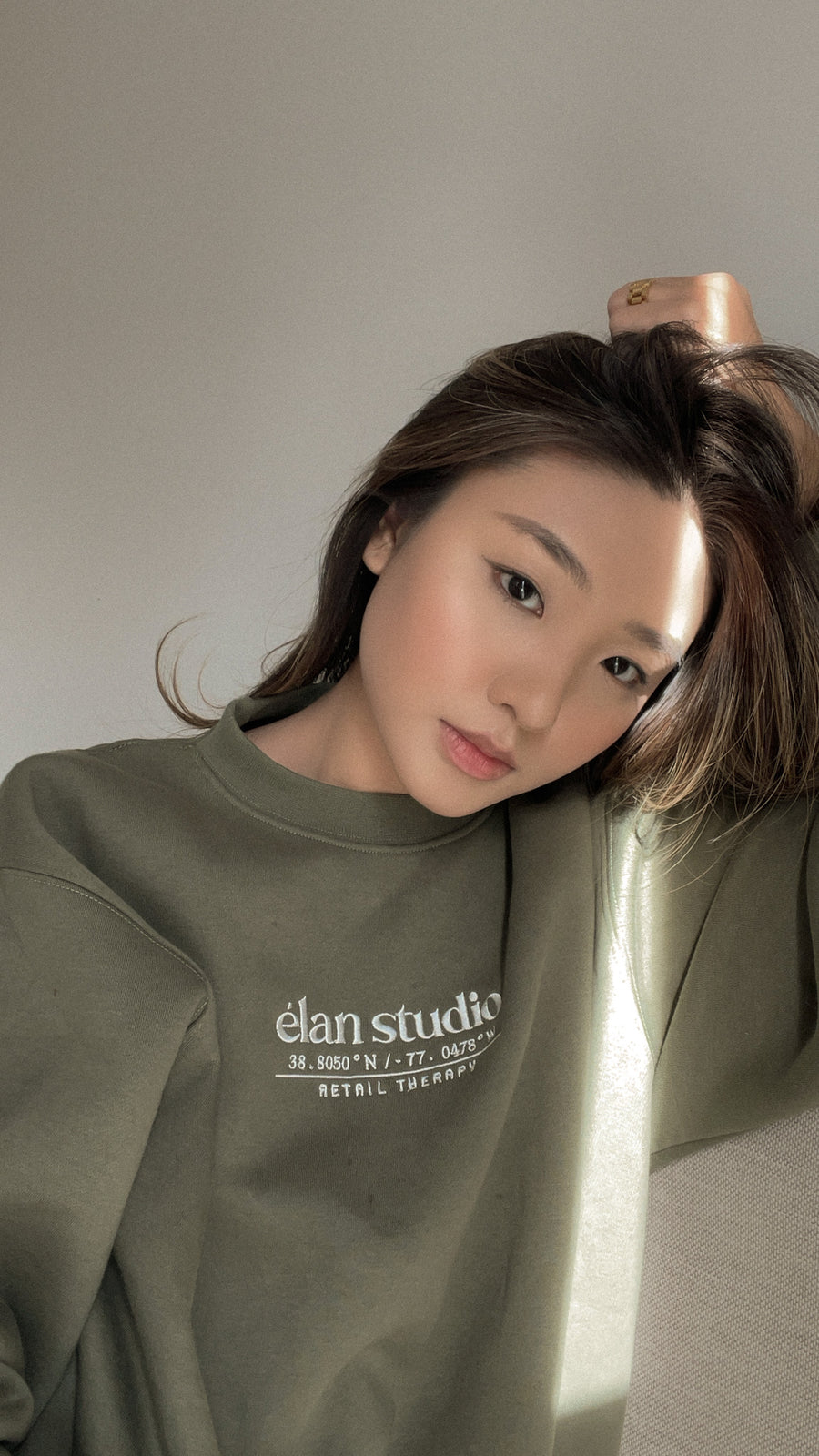 Élan Crewneck Olive-White Sweatshirt