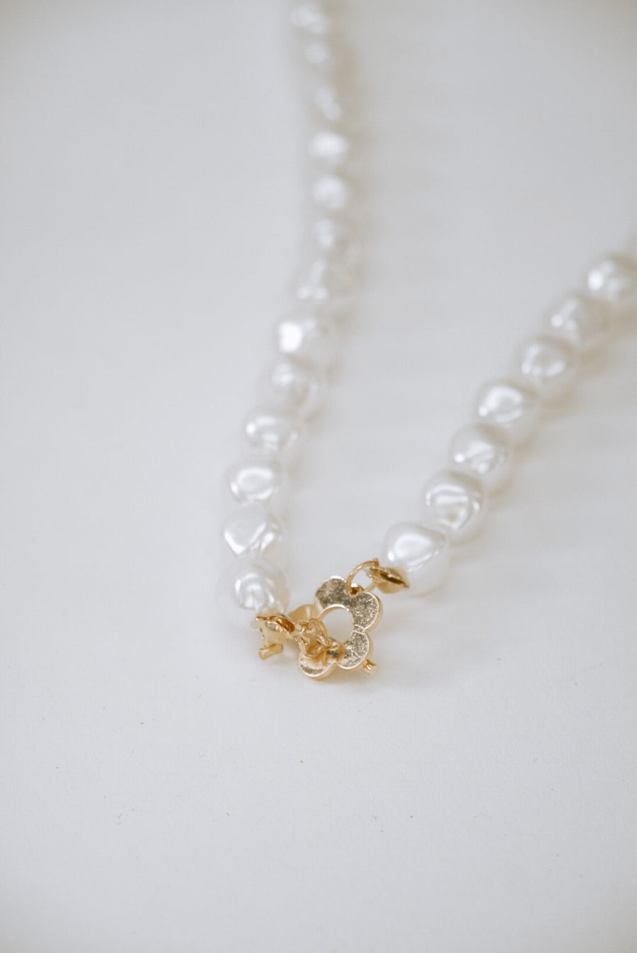 Big Pearl Daisy Choker